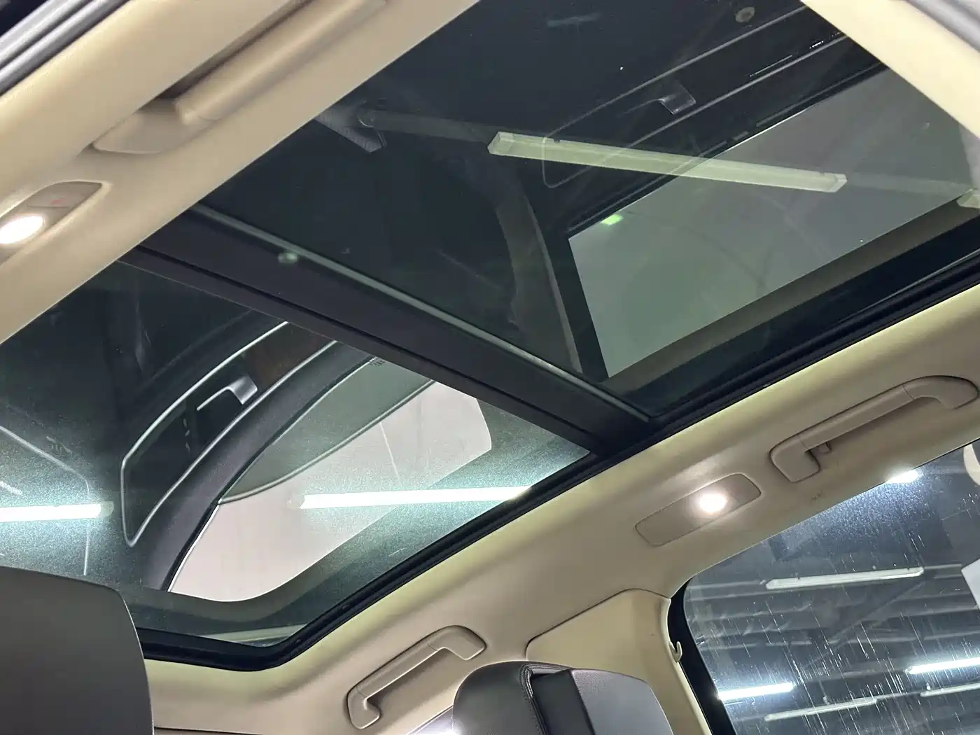 Volkswagen Touareg 2011 3.0TSI Comfort фото 20