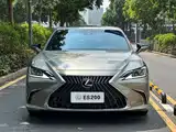 Photo 2 - Lexus ES