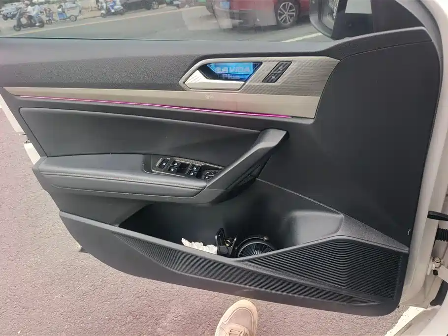 Volkswagen Lavida 2021 1.5L Auto Comfort Edition фото 7