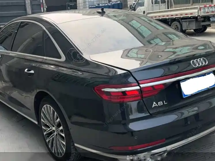 AUDI A8