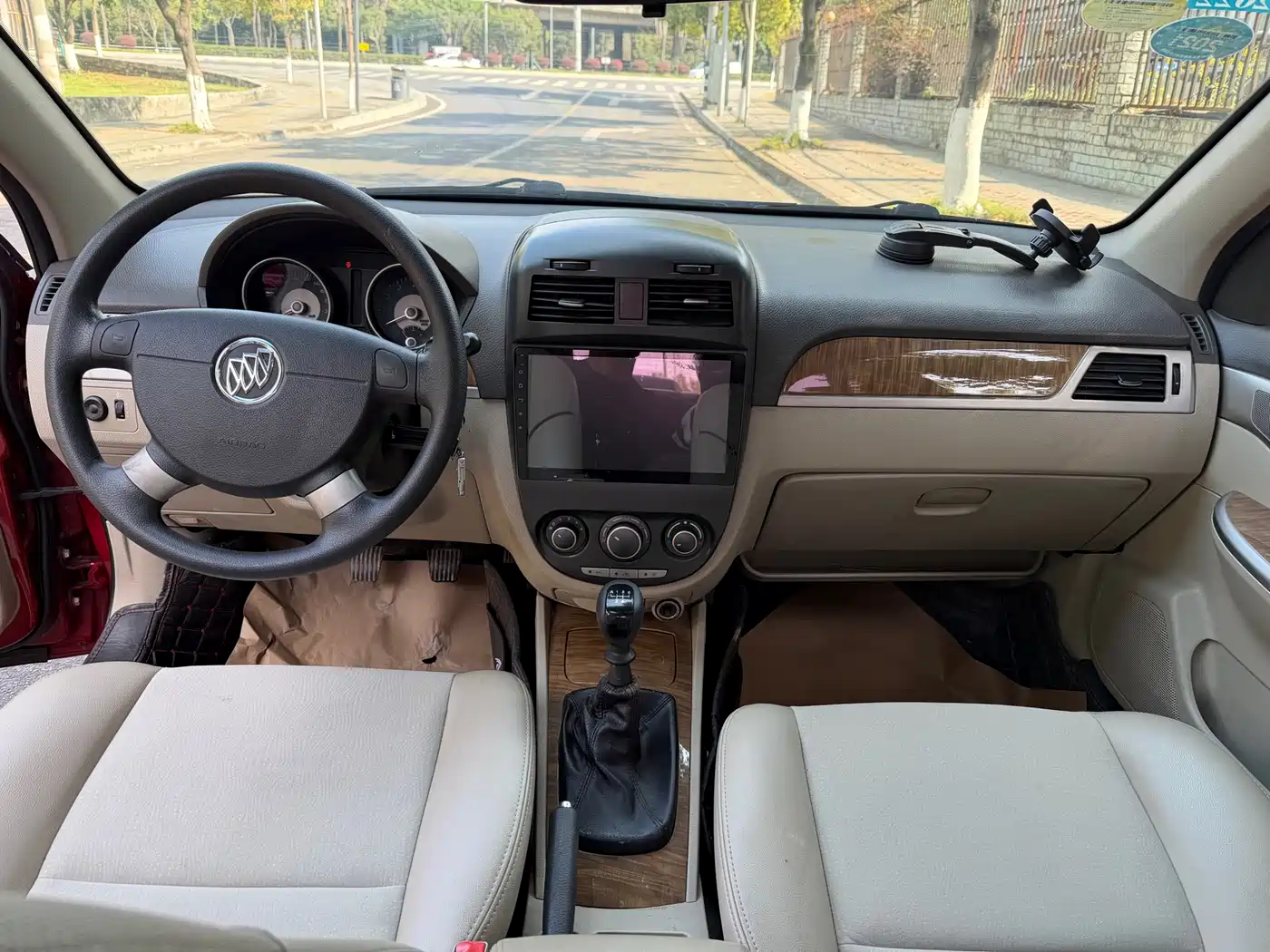 Buick Excelle 2015 1.5L Manual Premium фото 12