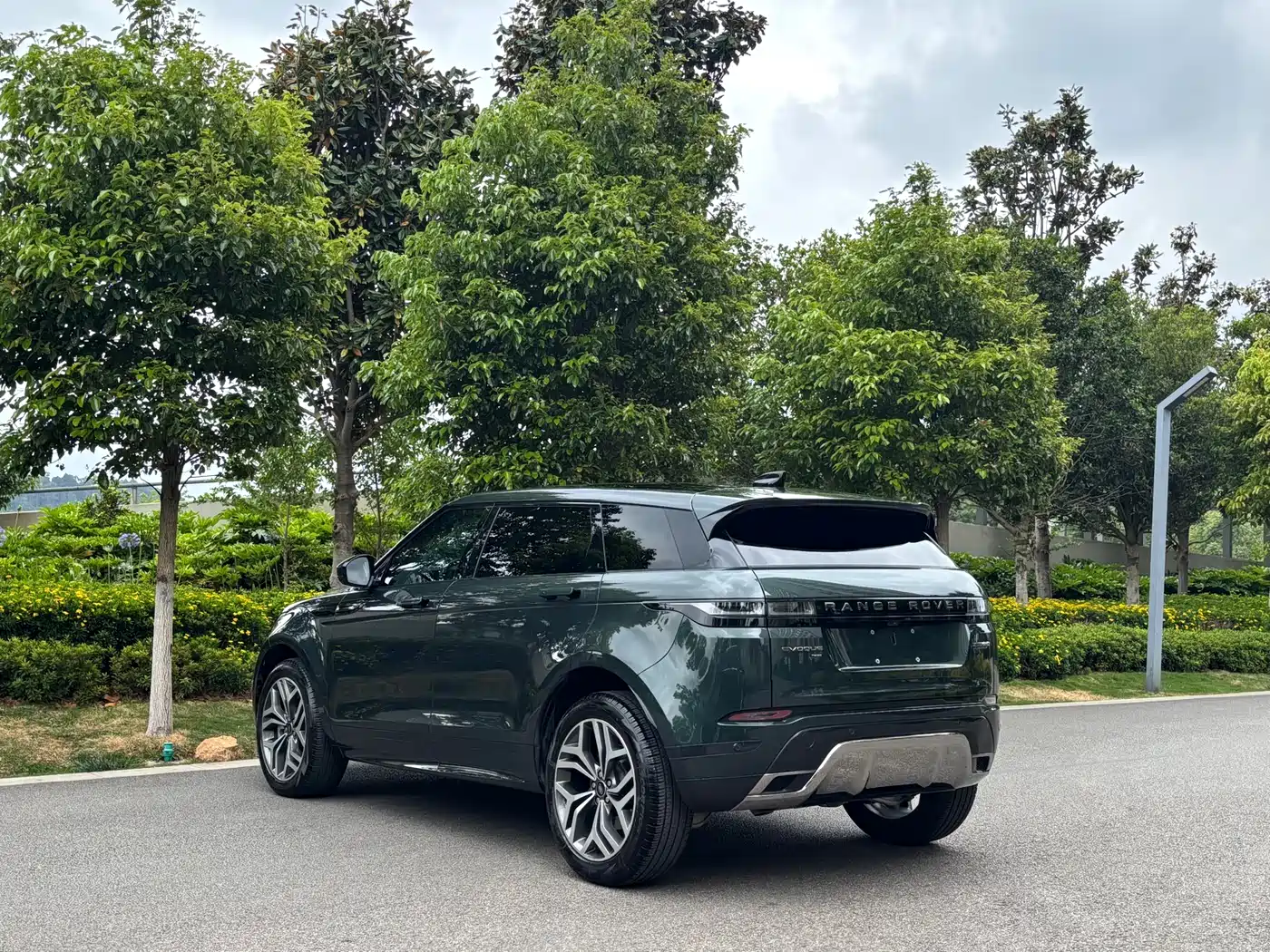 Land Rover Range Rover Evoque 2023 Range Rover Evoque L 249PS Luxury Edition фото 6