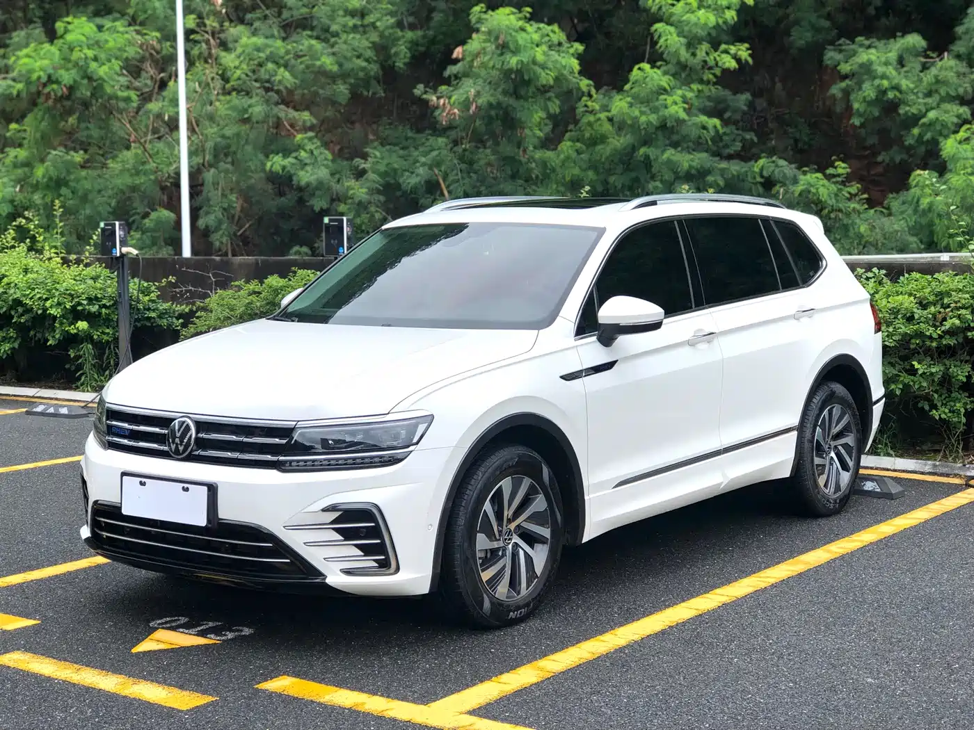 Volkswagen Tiguan L PHEV 2021