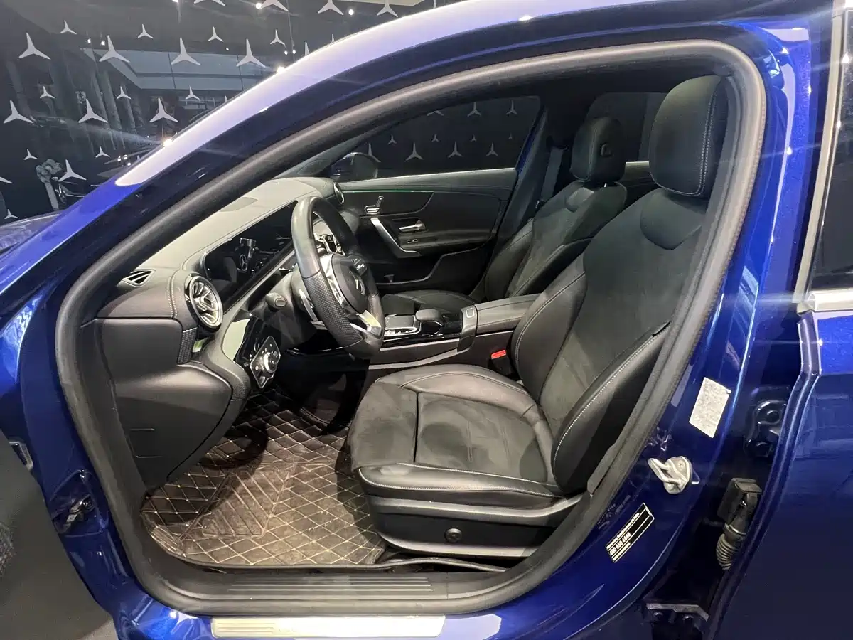 Mercedes-Benz A-Class 2020 A 200 L Sport Sedan фото 8