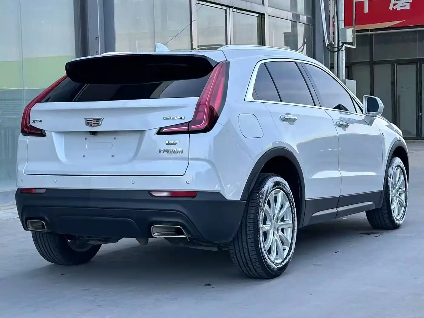 CADILLAC XT4