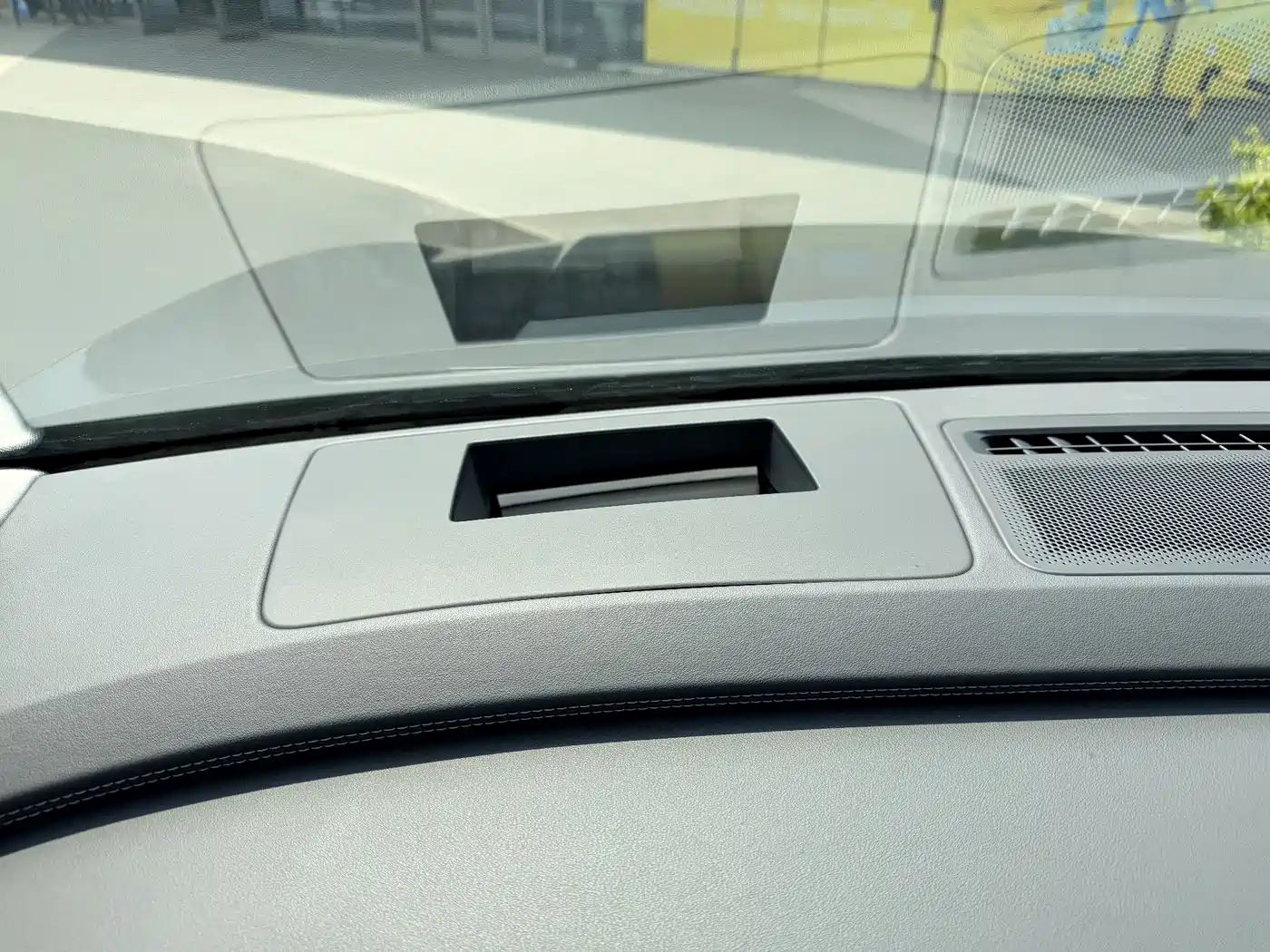 Volkswagen Talagon 2025 450TSI R-Line 6-Seater фото 18