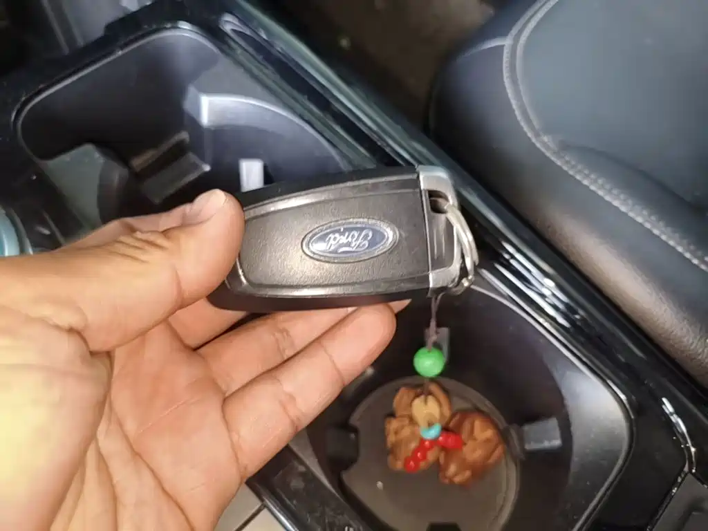 Фото 9 - Ford Explorer