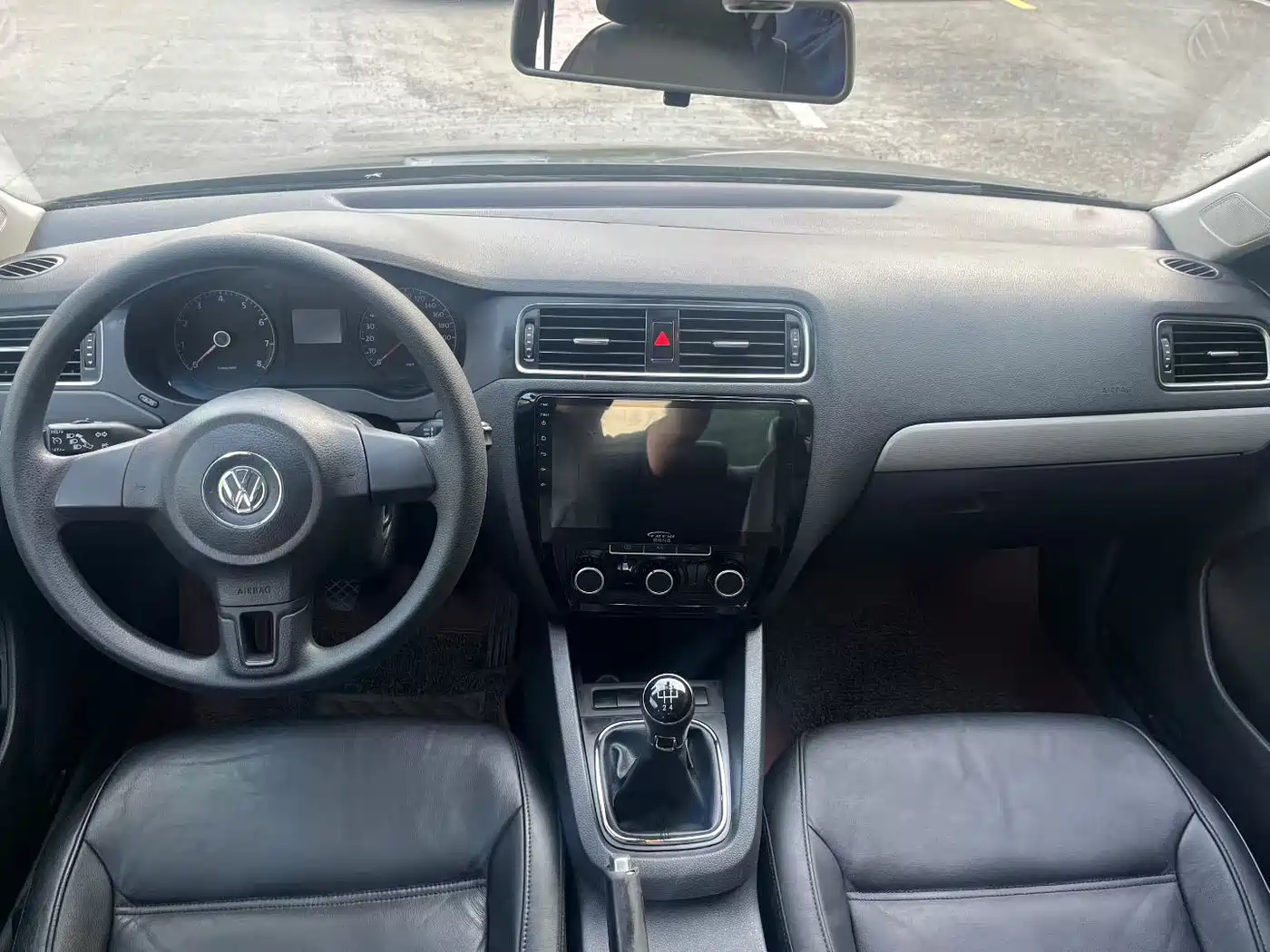 Volkswagen Sagitar 2012 Model 1.6L Manual Comfort фото 7