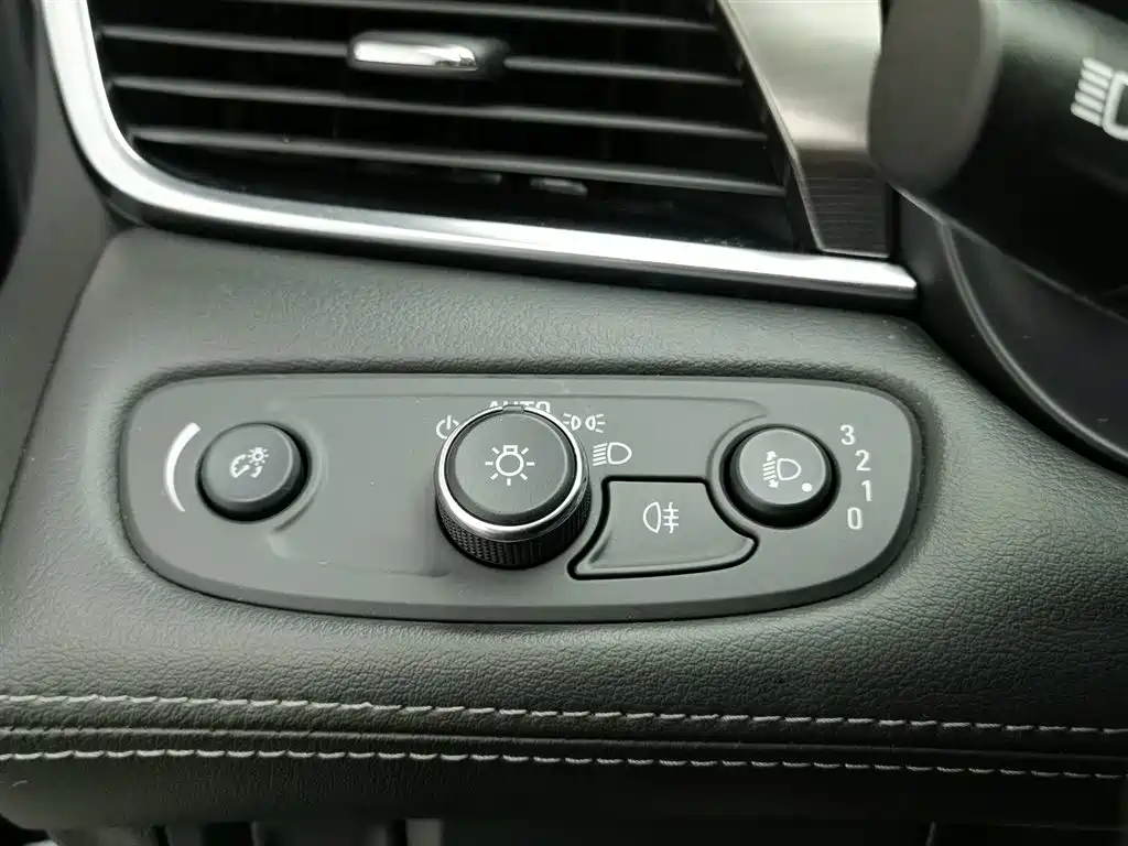 Buick LaCrosse 2021 652T Luxury Edition фото 21