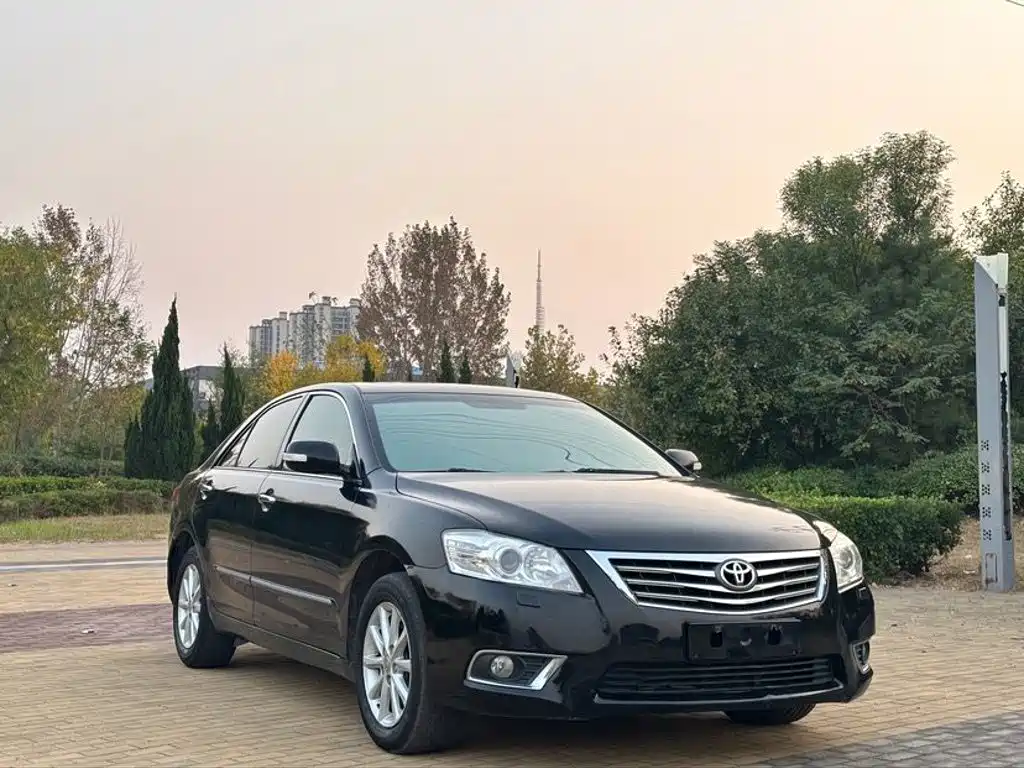 Photo 3 - Toyota Camry