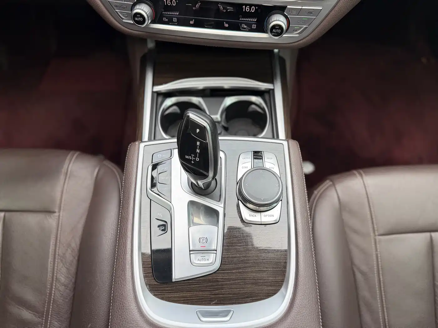 BMW 7 Series 2016 730Li Leading фото 15