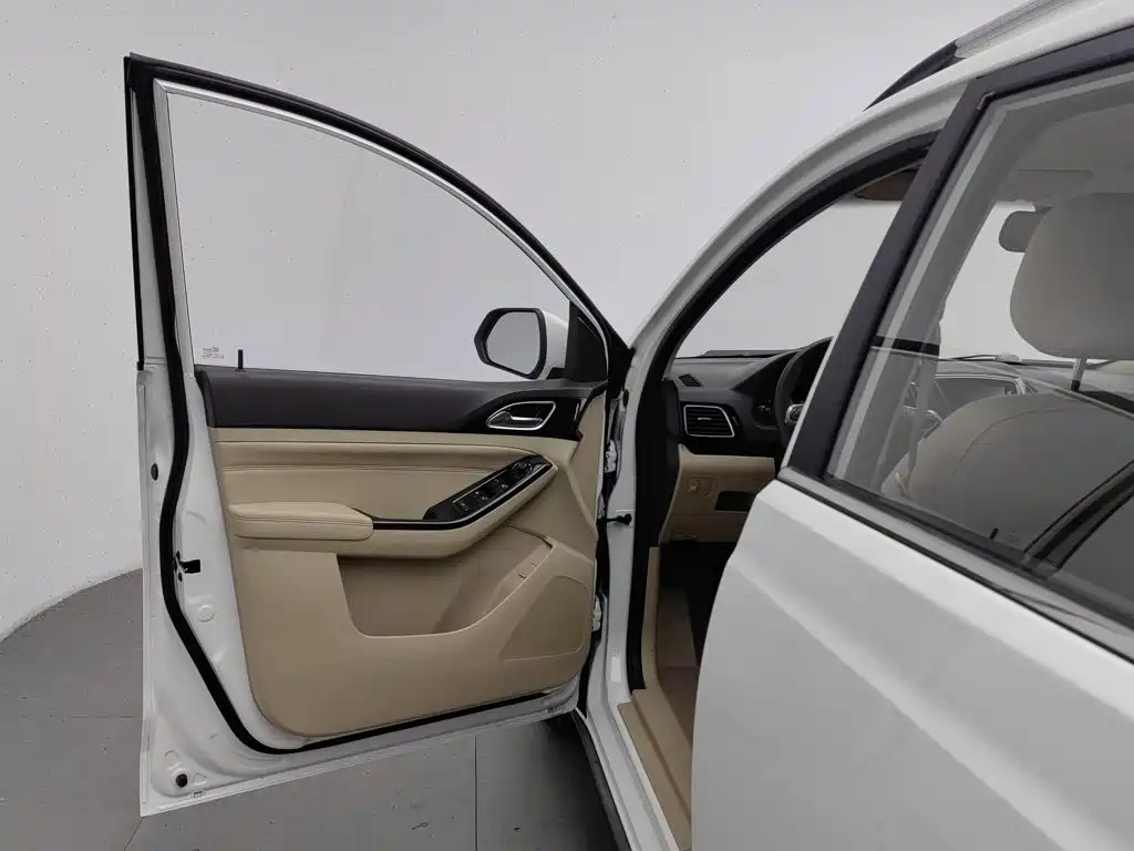 Baojun 730 2014 2014 1.5L Manual Comfort 7-seater
