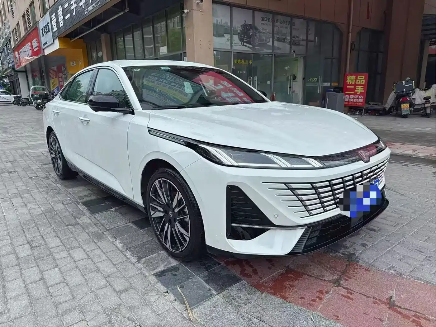 Фото 3 - Changan Eado
