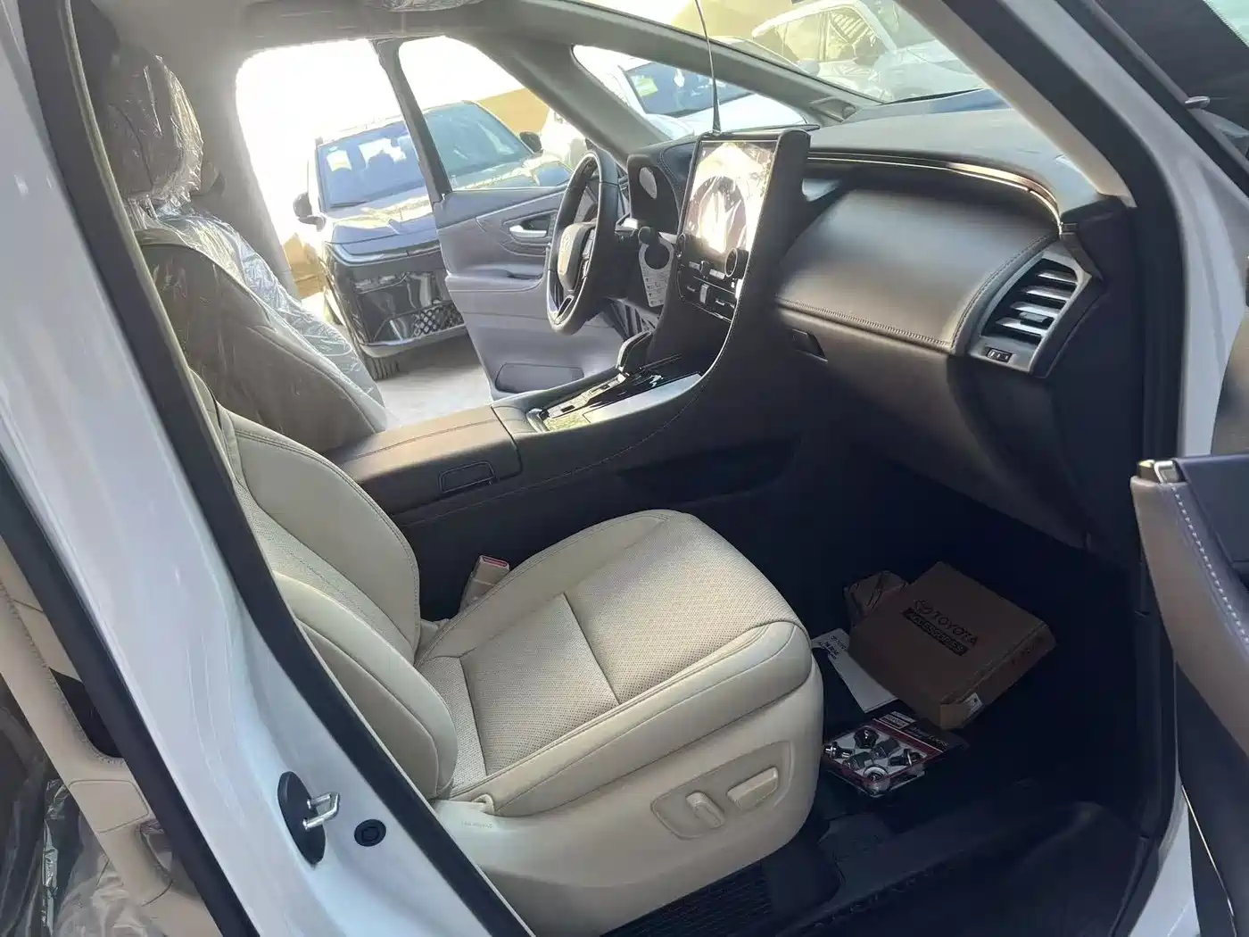 Toyota Alphard 2024 Hybrid 2.5L Ultimate Enjoyment Edition фото 5