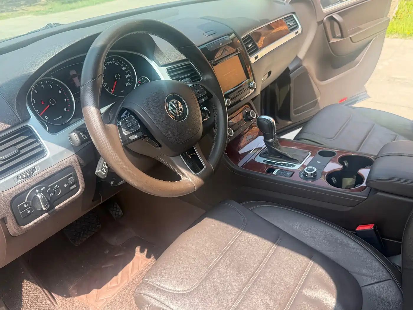 Volkswagen Touareg 2011 3.0TSI Standard фото 13