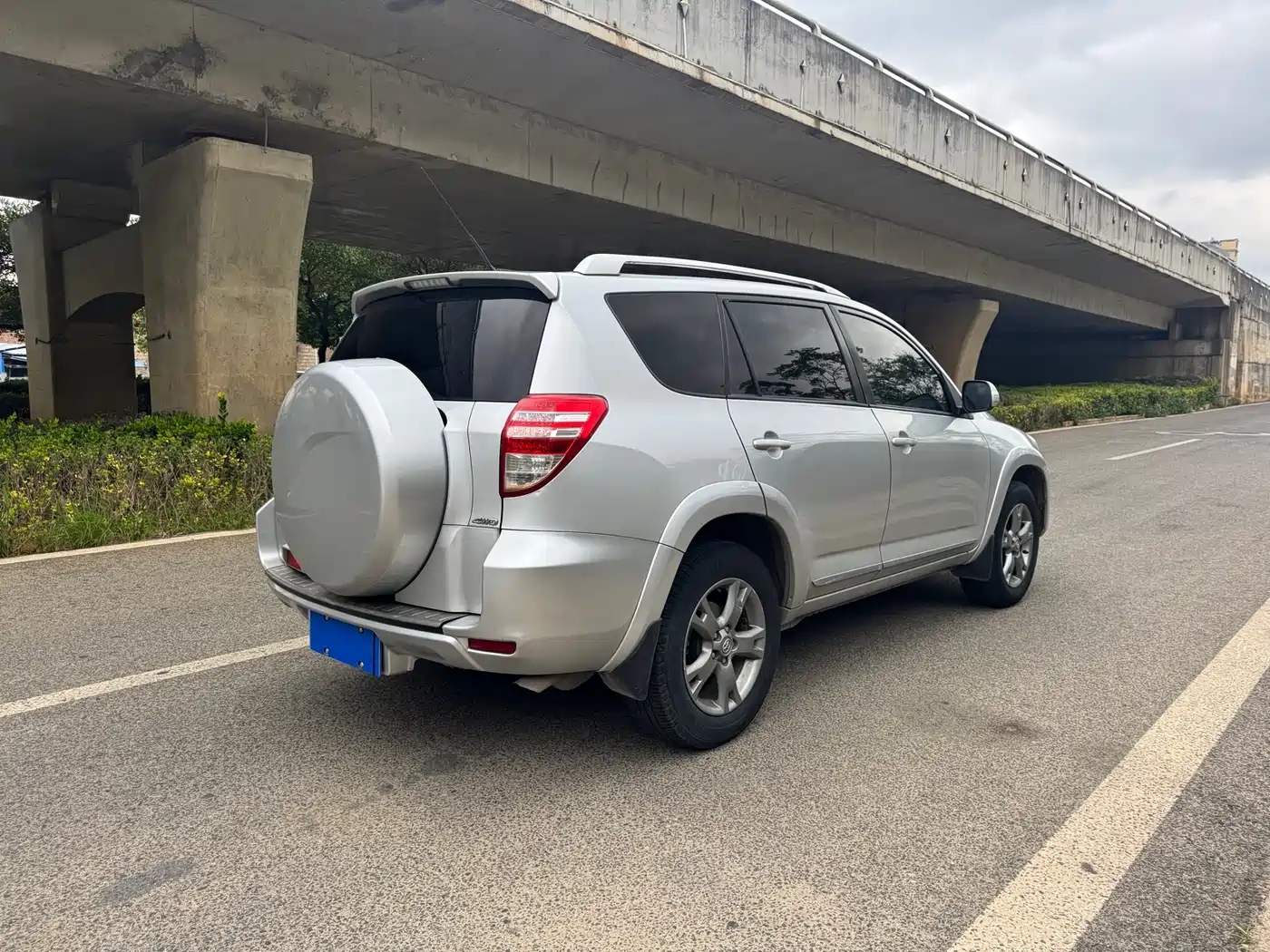 Toyota RAV4 Rongfang 2012 Styling Edition 2.4L Automatic 4WD Luxury фото 2