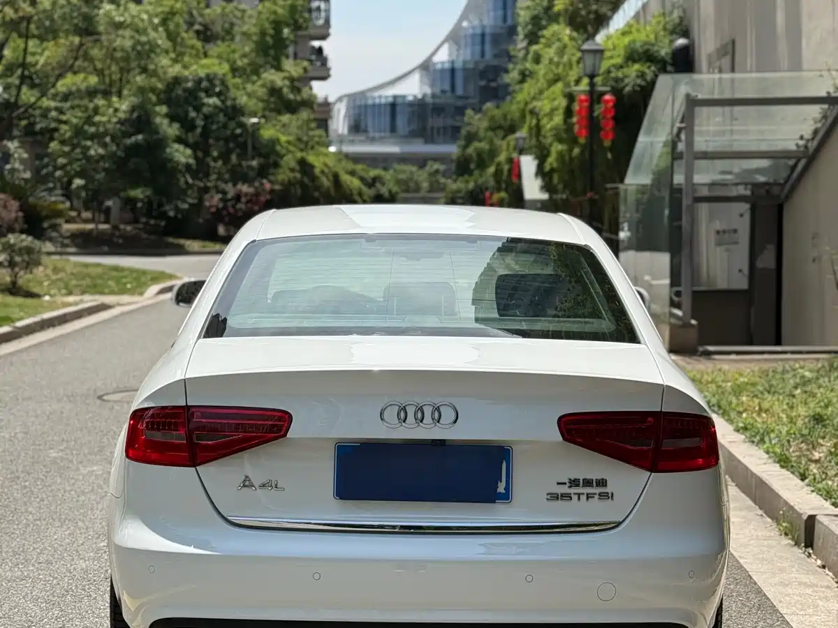 Audi A4L 2016 35 TFSI Collector's Edition Automatic Standard фото 14