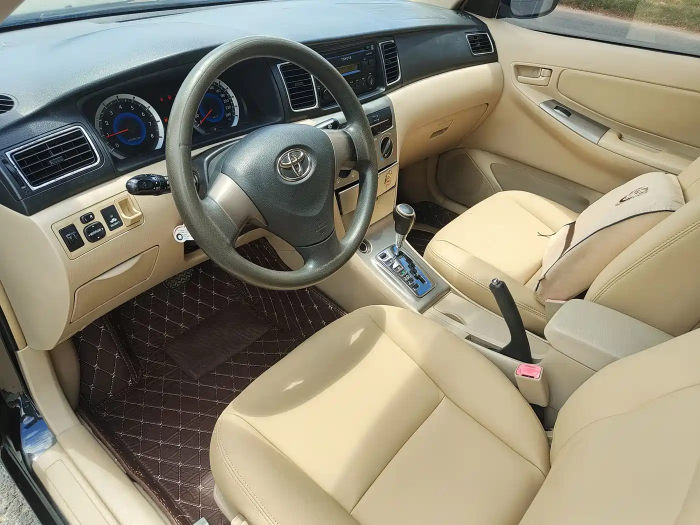 Фото 4 - Toyota Corolla
