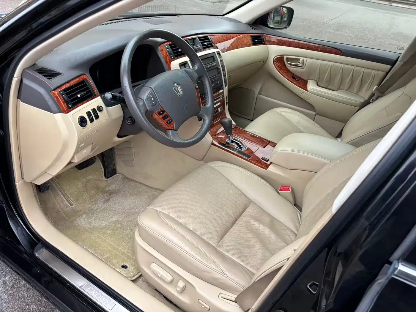 Toyota Crown 2009 2.5L Royal Special Enhanced Edition фото 6
