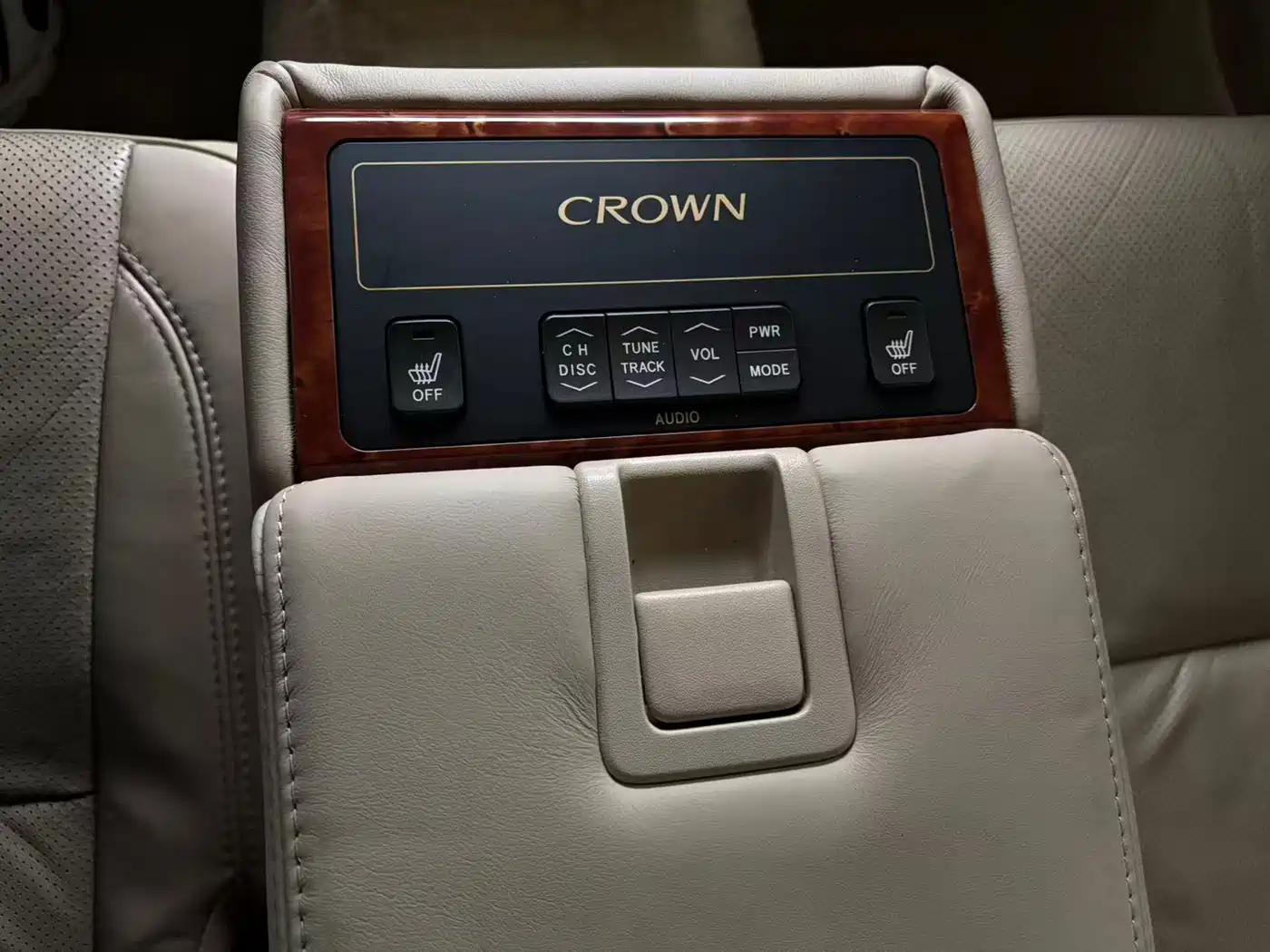 Toyota Crown 2009 2.5L Royal Special Enhanced Edition фото 13