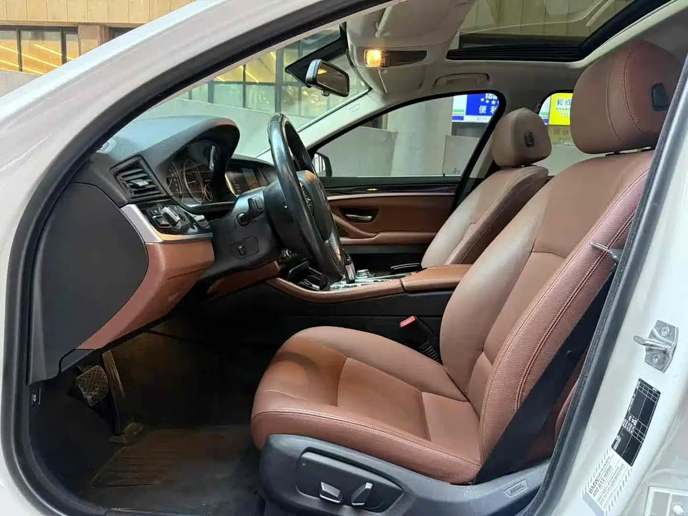 BMW 5 Series 2017 520Li Classic Edition фото 5