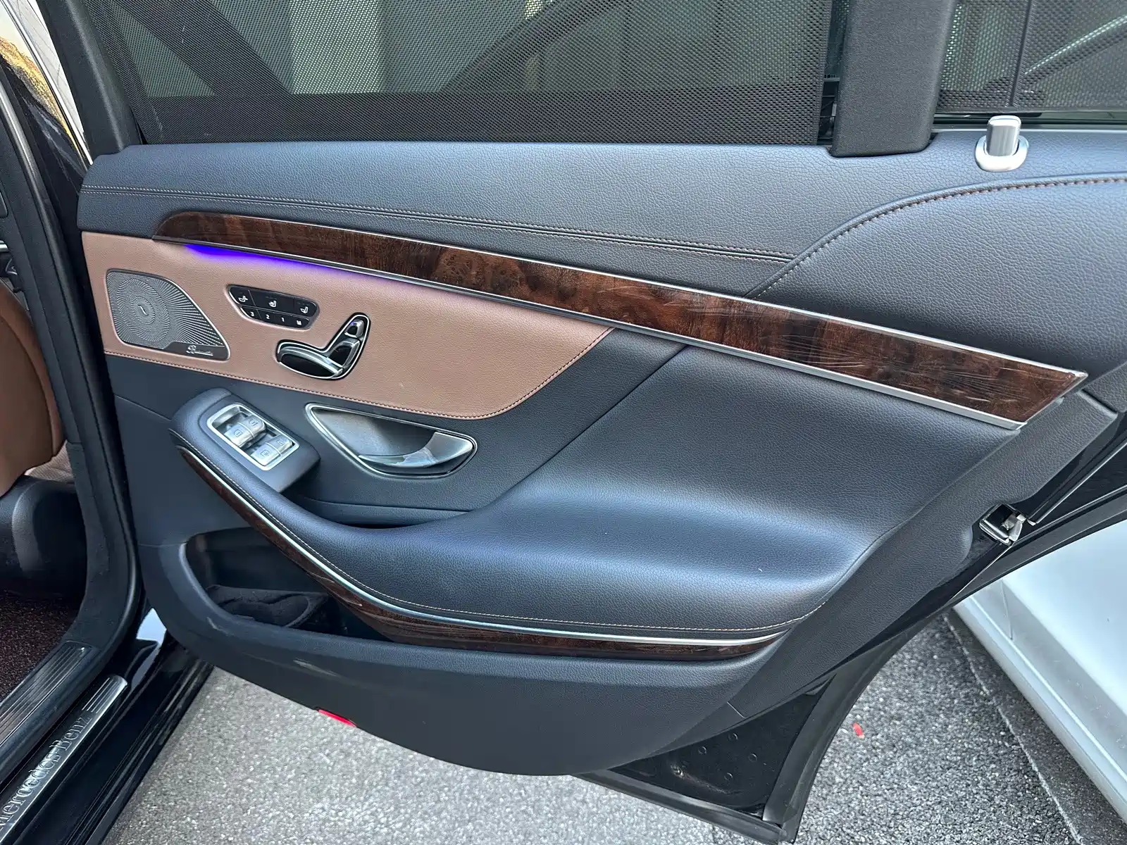 Photo 24 - Mercedes-Benz S-Class