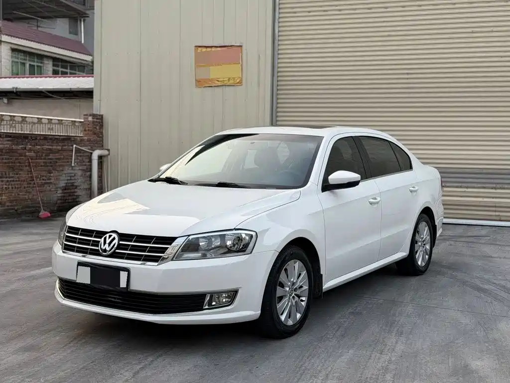 Photo 1 - Volkswagen Lavida