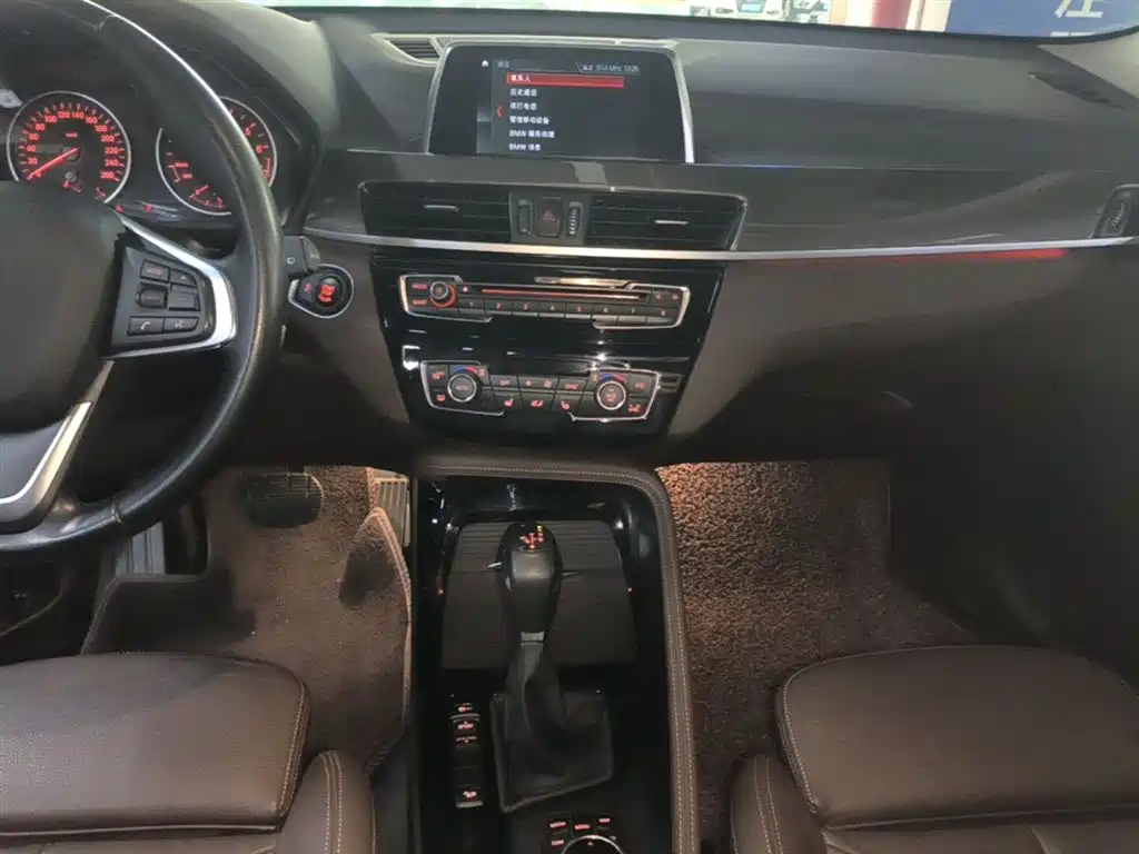 BMW X1 2018 xDrive20Li Premium Model фото 9