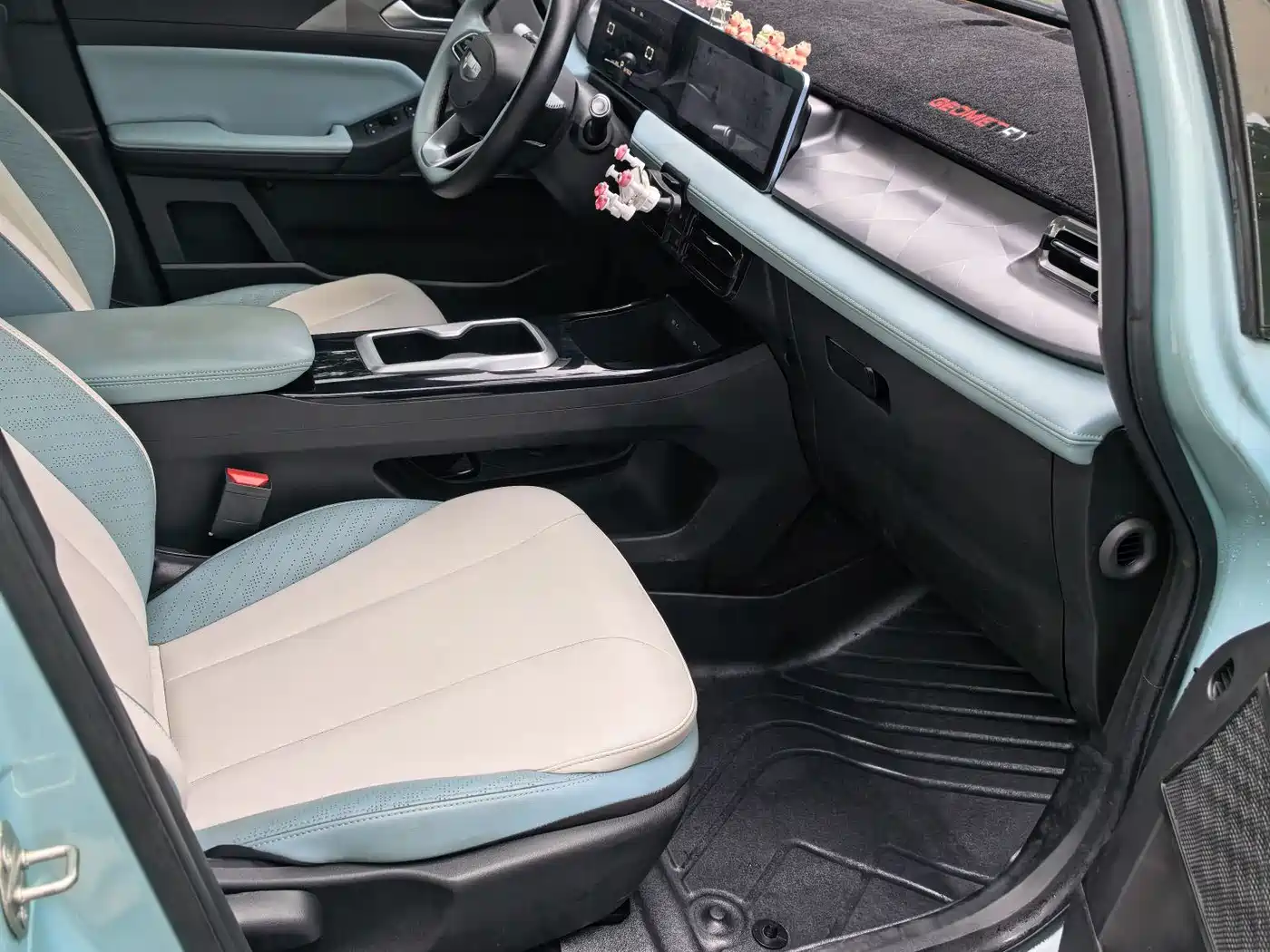 Geely Geometry E Firefly 2023 2024 Model 401km Fluorescent
