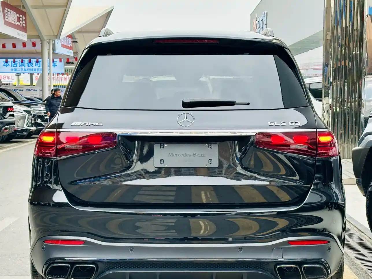 MERCEDES-BENZ GLS AMG