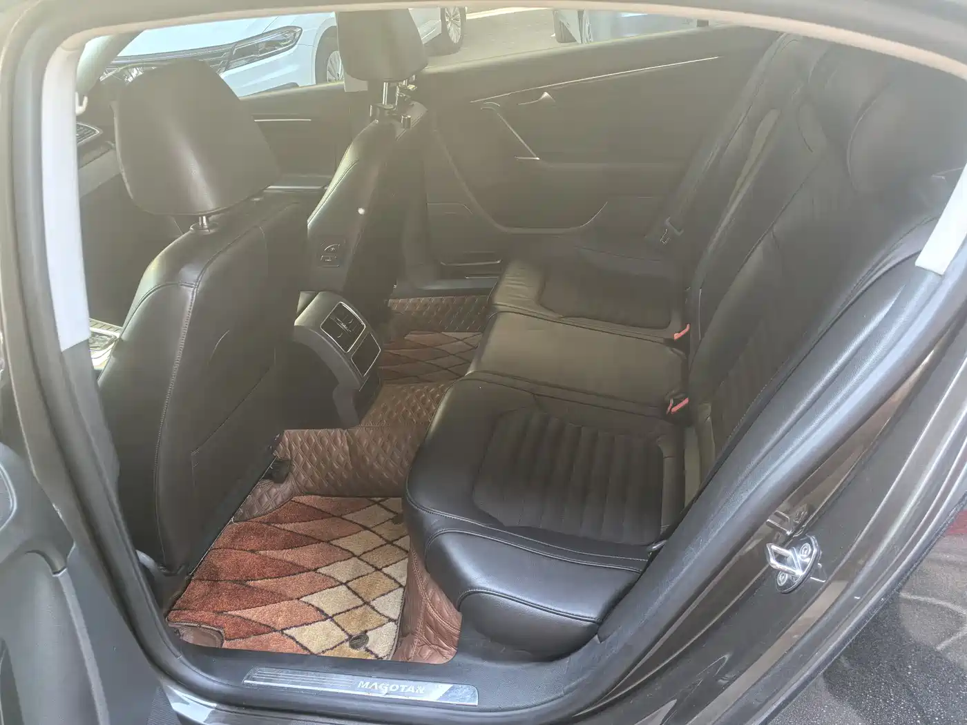Volkswagen Magotan 2015 1.8TSI Luxury фото 9