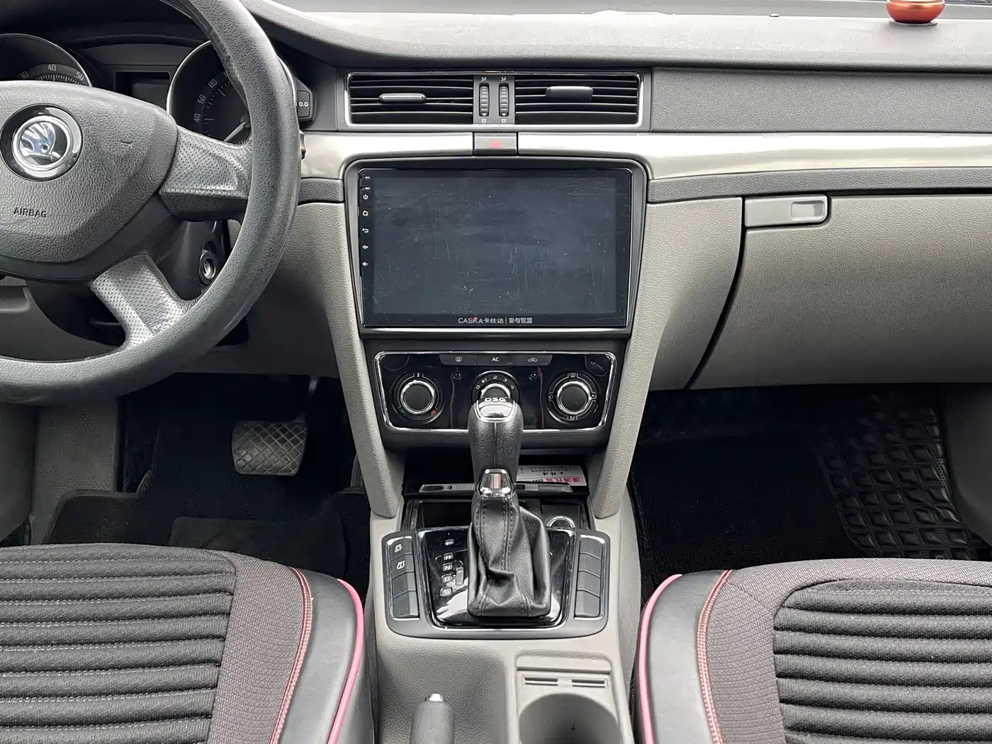 Škoda Superb 2013 1.4TSI DSG Gentleman Edition фото 13