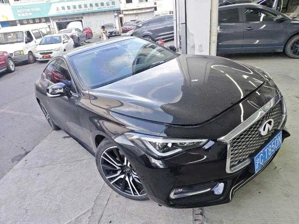Infiniti Q60 2019 2.0T Luxury Edition фото 2