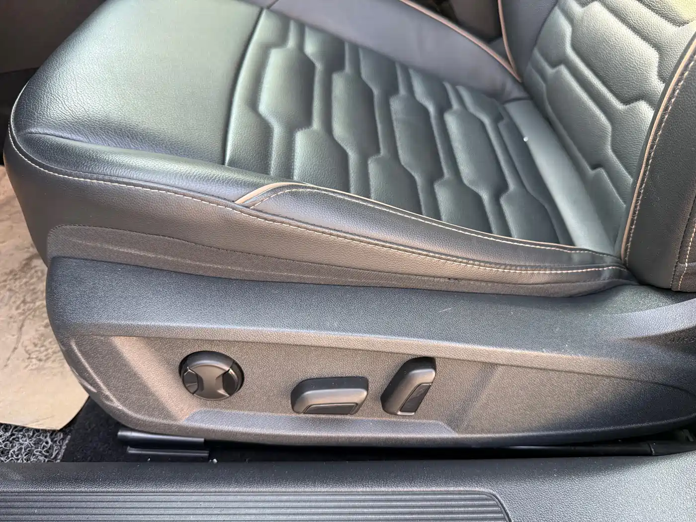 Volkswagen Passat 2021 Model 330TSI Elite Edition фото 10
