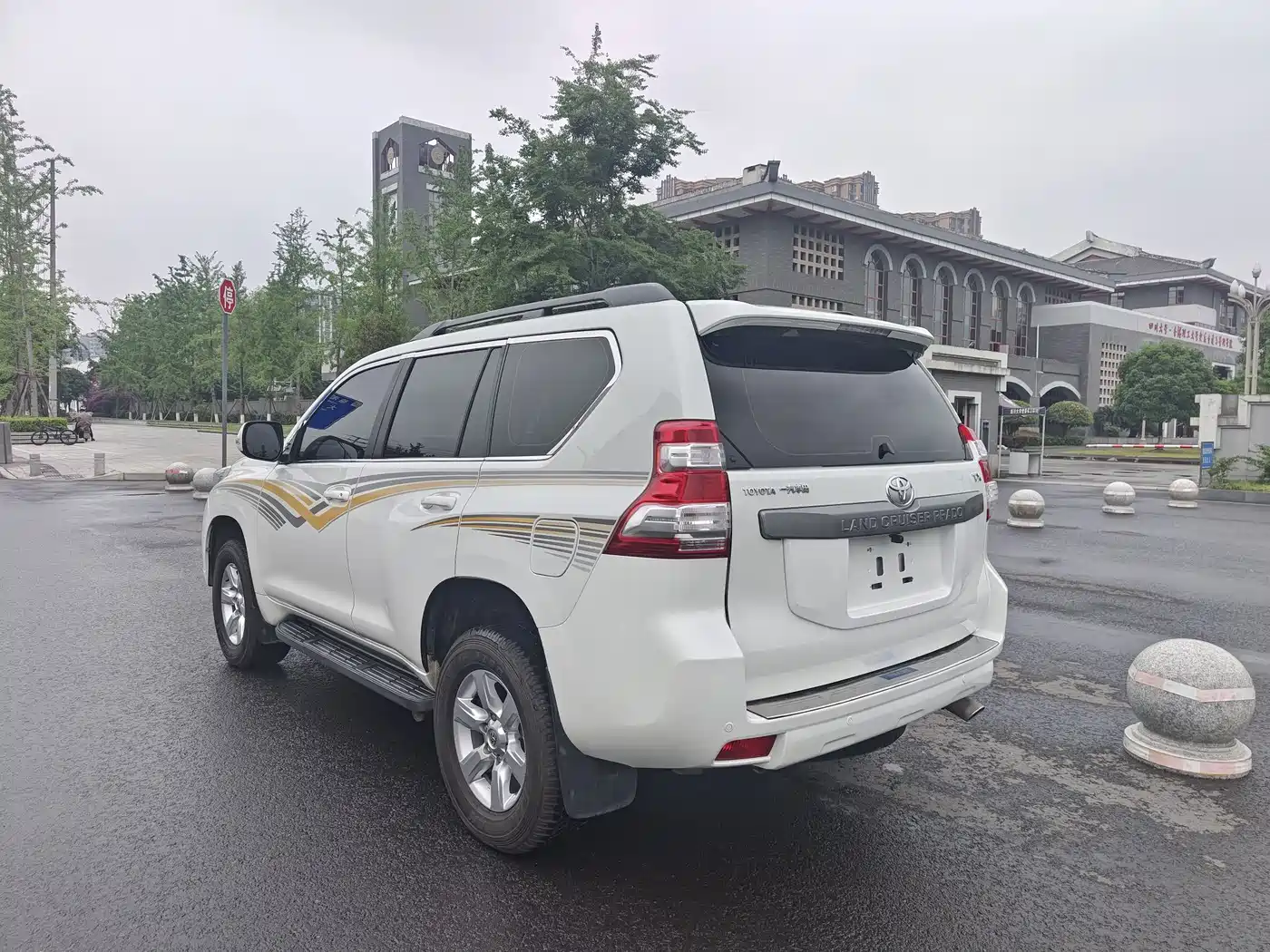 Toyota Prado 2016 2.7L Auto Standard Edition фото 4