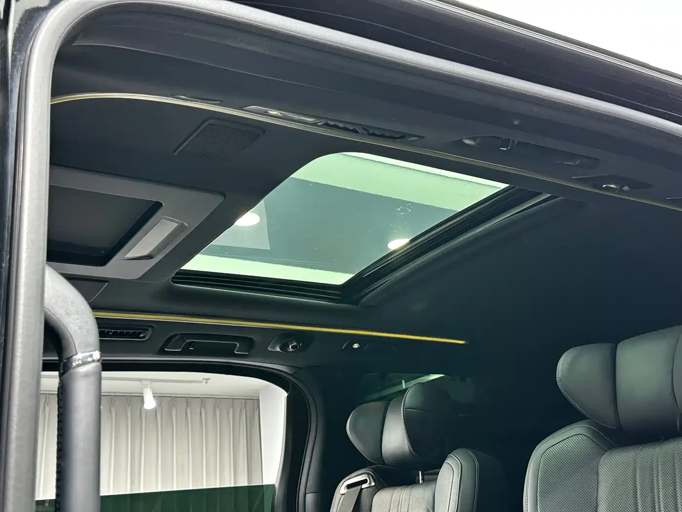 Lexus LM 2021 2020 300h Seven-Seater Elegance Edition
