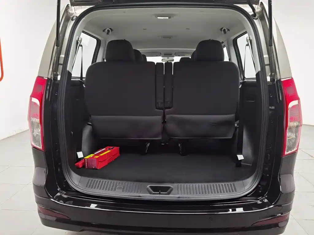 Dongfeng Fengxing Lingzhi PLUS 2026 2027 2.0L Base Model 7-Seater