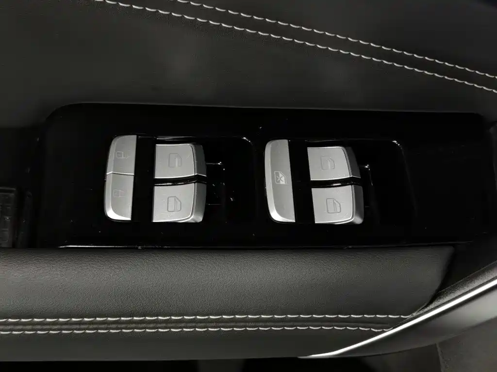 Jetour X90 2021 2020 1.5T Manual Shadow Fun Edition 6-Seater