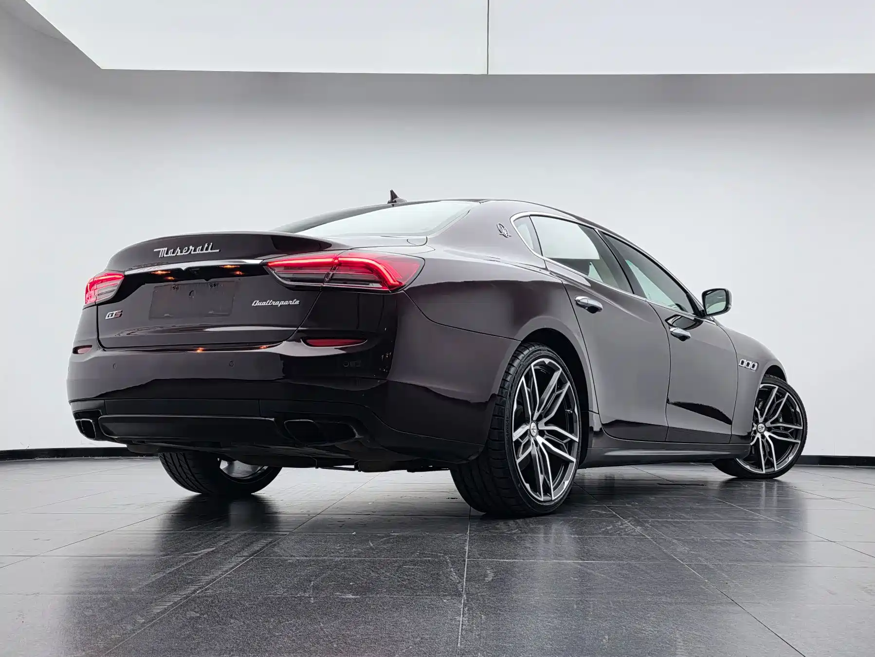 Photo 14 - Maserati Quattroporte