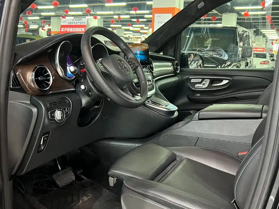 Mercedes-Benz V-Class 2022 V 260 Pilot Edition фото 8