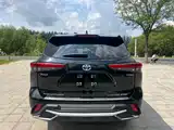Photo 8 - Toyota Highlander