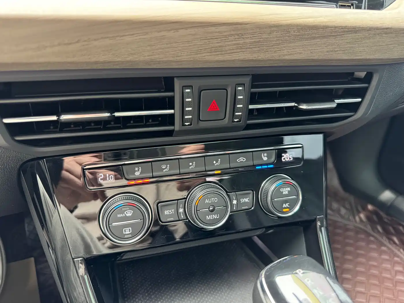 Volkswagen Passat 2019 330TSI Luxury Edition China VI фото 11