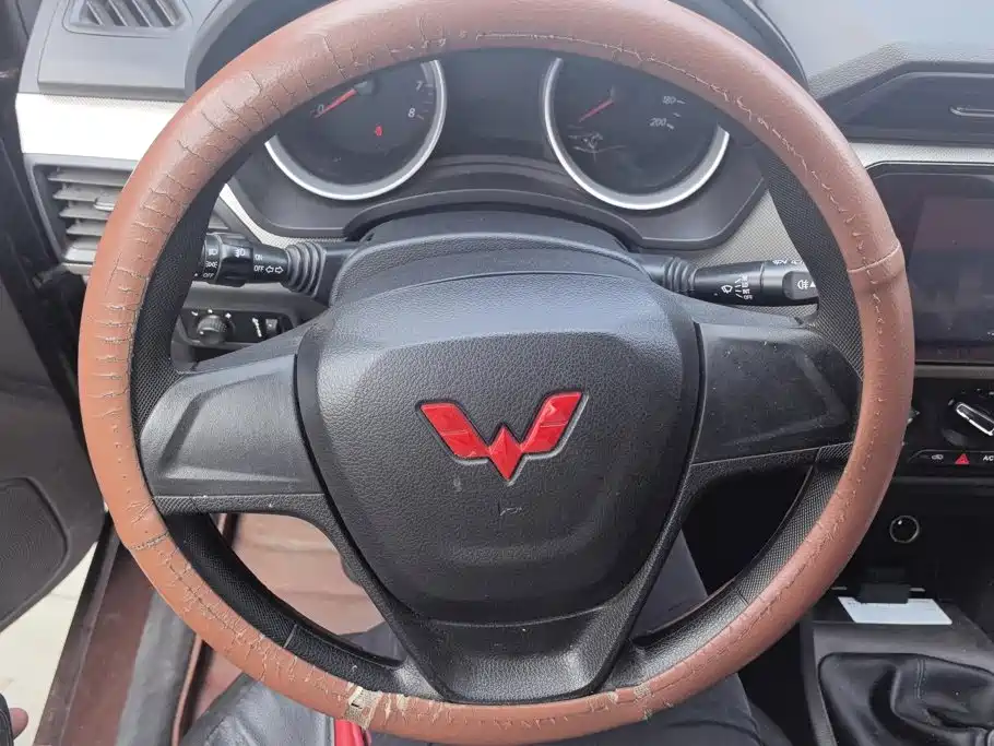 Wuling Motors Wuling Hongguang 2022 2021 1.5L S Comfort LAR