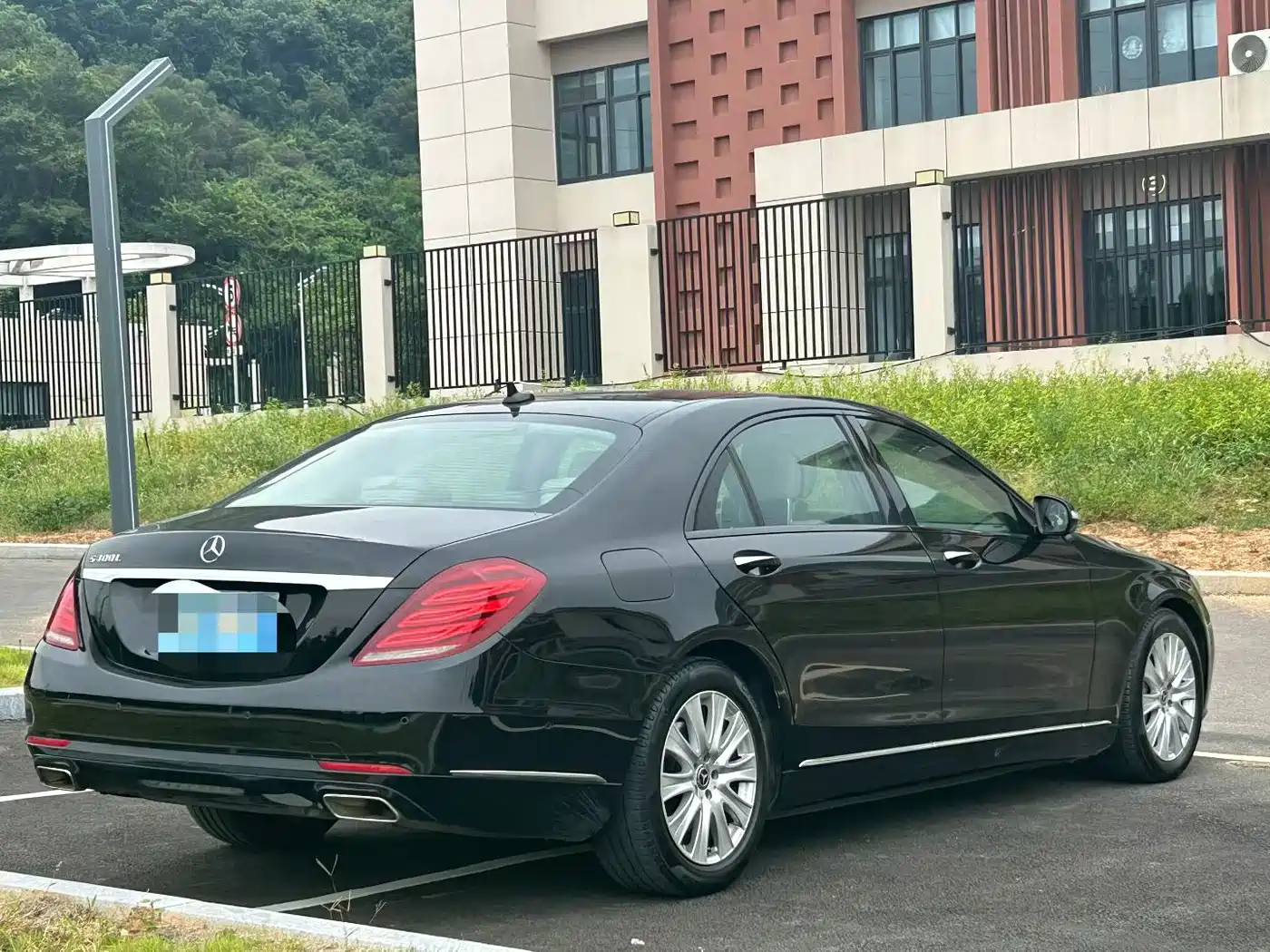 Фото 17 - Mercedes-Benz S-Class