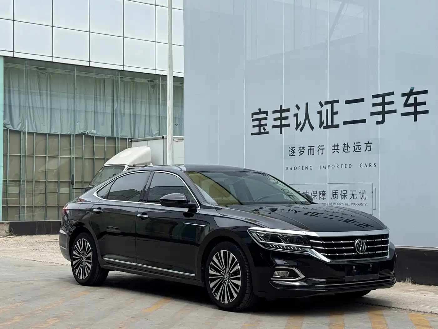 Volkswagen Passat 2019 330TSI Luxury Edition China VI фото 3