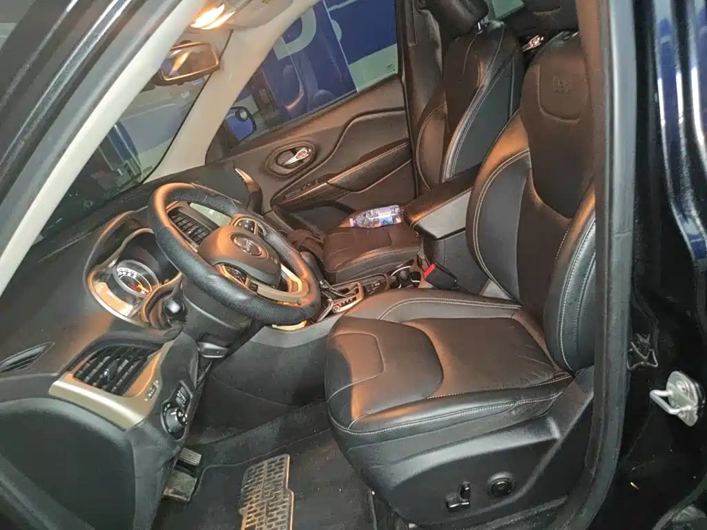 Jeep Cherokee 2019 2017 2.0L Superior Edition