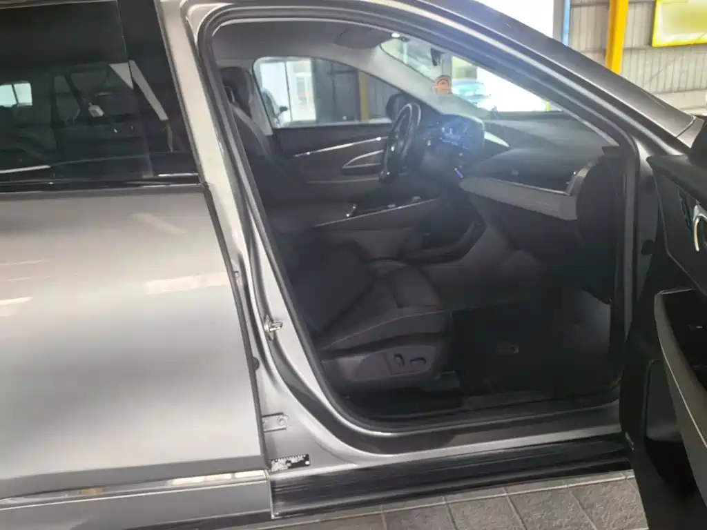 Фото 25 - Buick E5