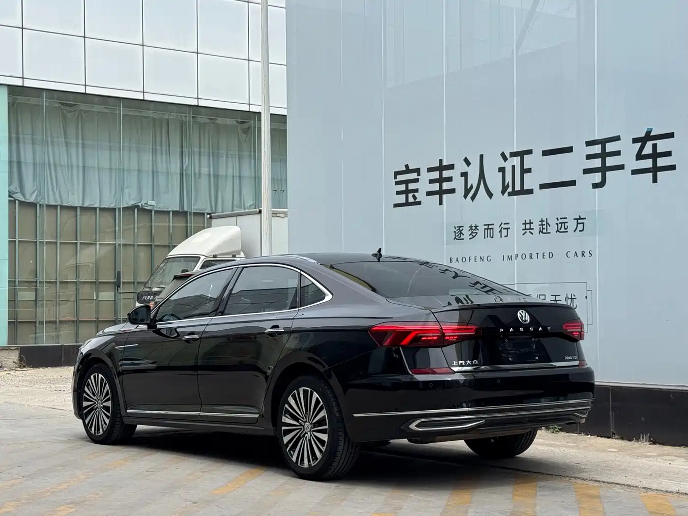 Volkswagen Passat 2019 330TSI Luxury Edition China VI фото 10
