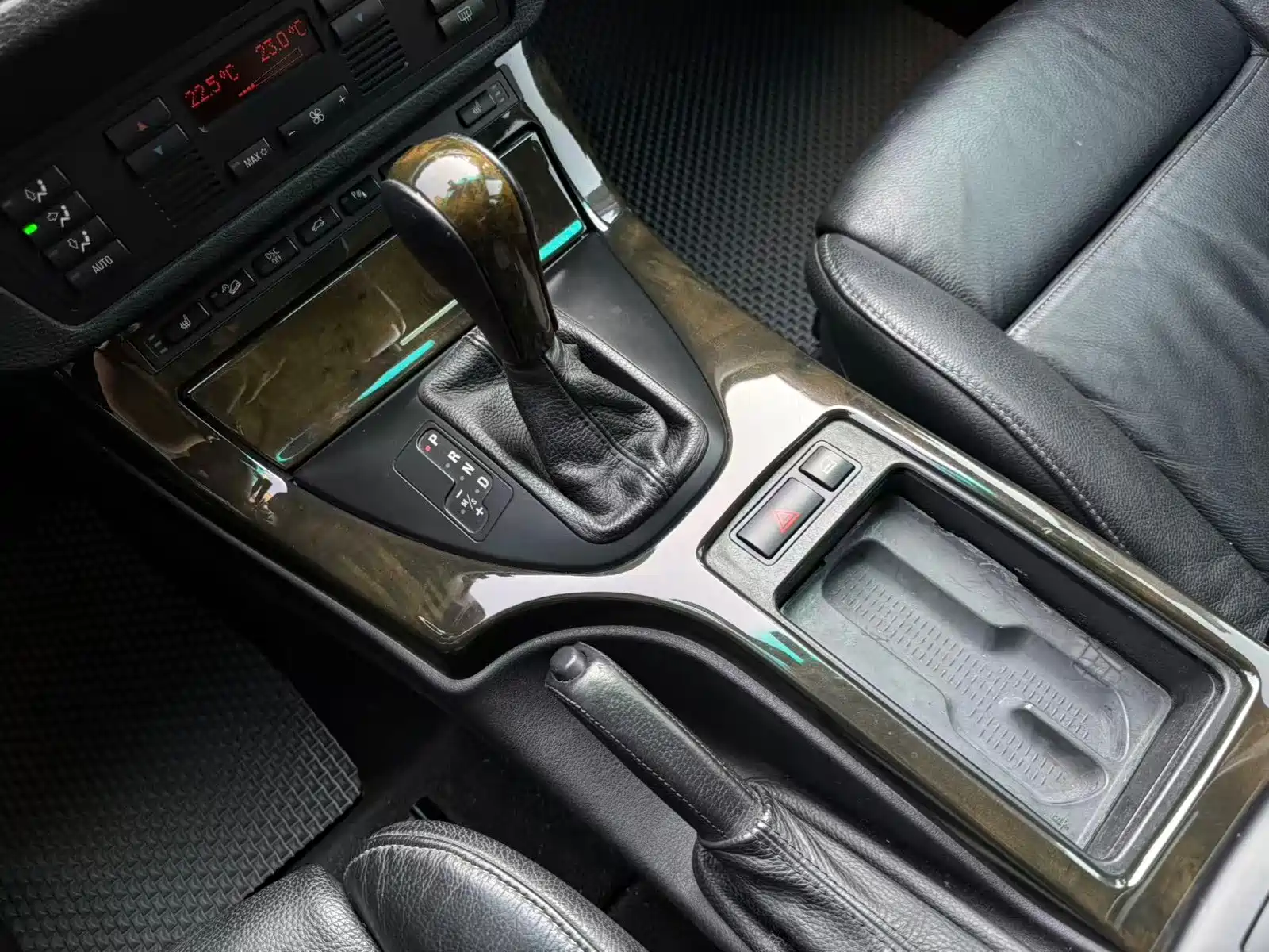 Photo 16 - BMW X5 (Import)
