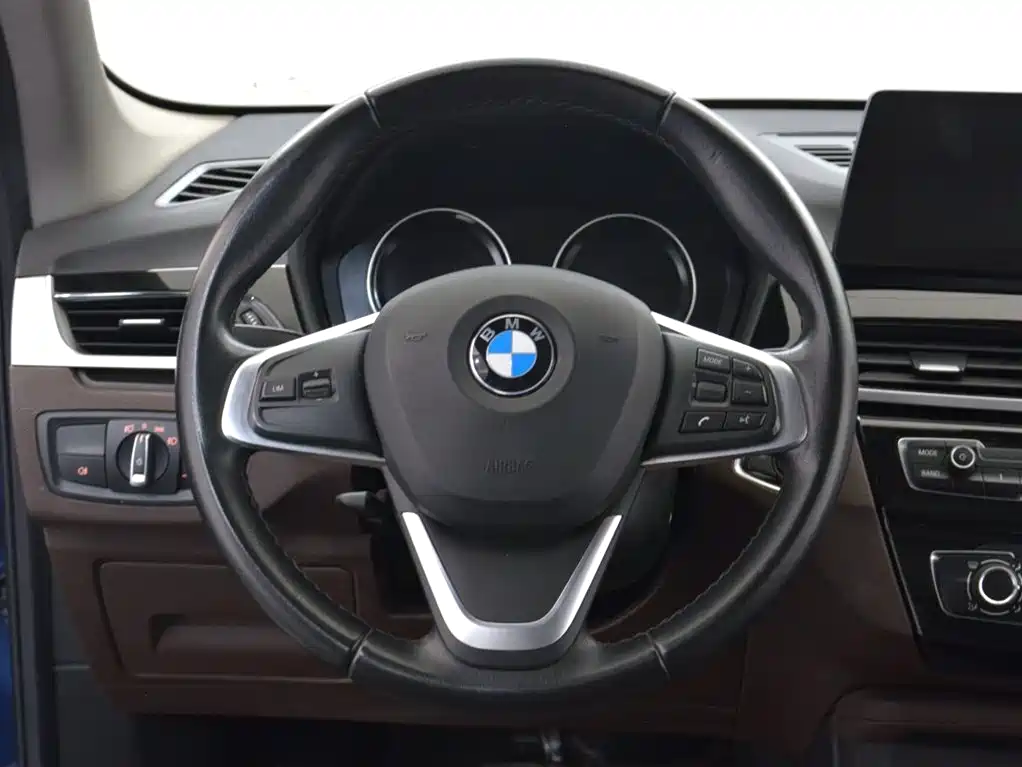 BMW X1 2020 sDrive20Li Fashion Model фото 9